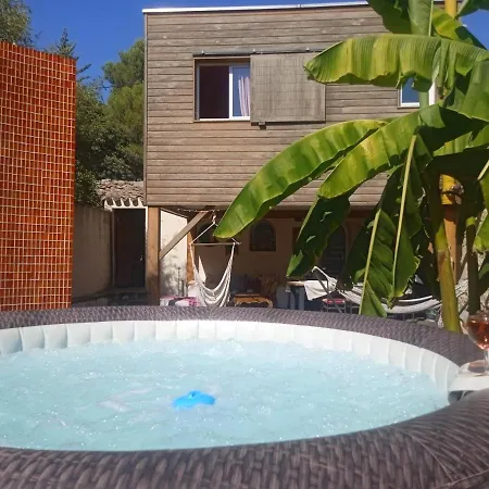 Le Jardin Suspendu Avec Piscine Et Jacuzzi Pour 15 Personnes
