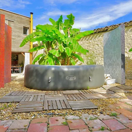 בית נופש Le Jardin Suspendu Avec Piscine Et Jacuzzi Pour 15 Personnes Vailhauques