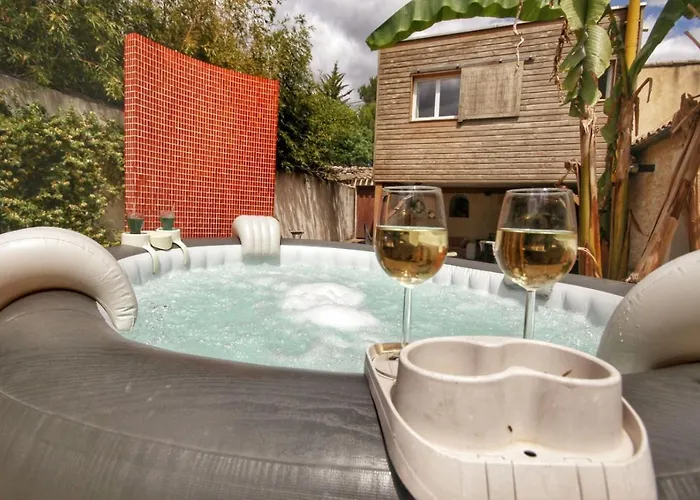 Le Jardin Suspendu Avec Piscine Et Jacuzzi Pour 15 Personnes * Vailhauques