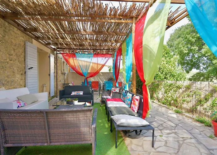 Le Jardin Suspendu Avec Piscine Et Jacuzzi Pour 15 Personnes Casa de Férias